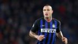 ناينجولان يثير قلق جماهير إنتر قبل مواجهة برشلونة