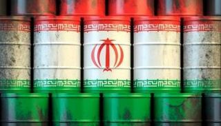 إيران تلجأ لما تبقى من حلفائها لتسويق نفطها الراكد