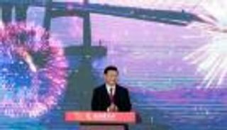 بالصور ..الرئيس الصيني يفتتح أطول جسر مائي في العالم