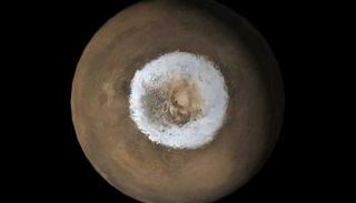 المناطق القطبية بالكوكب الأحمر ربما تكون صالحة للحياة