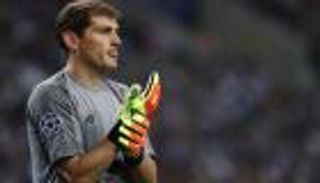 كاسياس يحدد أفضل حارسين في العالم ويتمنى العودة لمنتخب إسبانيا