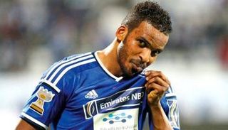 محمود خميس لاعب النصر الإماراتي