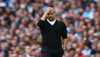 جوارديولا يُحرج لاعب مانشستر سيتي أمام عائلته