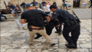 الجامعة العربية تدين اعتداء الاحتلال على رهبان أمام كنيسة القيامة