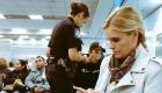 إخلاء طائرة في مطار ميامي بأمريكا إثر قلق أمني