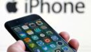 تغريم أبل وسامسونج 5 ملايين دولار لإبطاء الهواتف "عمداً"