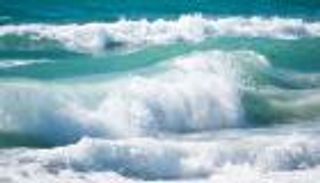 تحذيرات من اضطراب البحر وارتفاع الموج في الخليج العربي