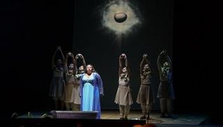 أوبرا "ماء وصحراء.. إرث زايد" تحقق نجاحا باهرا في عرضها الأول