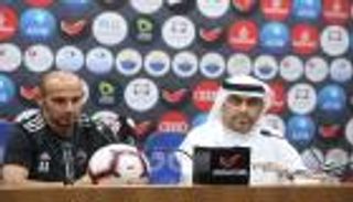 العنبري يطالب لاعبي الشارقة بتكثيف الجهود للاحتفاظ بالصدارة