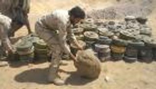 "سلمان للإغاثة" يعلن انتزاع 12 ألف لغم حوثي باليمن