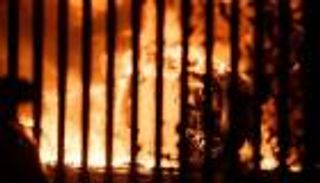 طائرة مالك ليستر سيتي تتحطم في محيط ملعبه