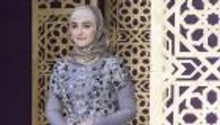 مصممة شيشانية تطرح مجموعة أزياء إسلامية في روسيا