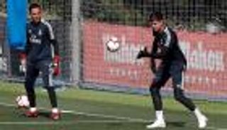 مطالبات إنجليزية بمشاركة نافاس في الكلاسيكو