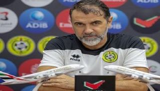 مدرب كلباء خلال المؤتمر الصحفي