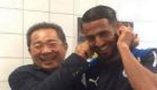 لمسة وفاء من محرز لمالك ليستر سيتي