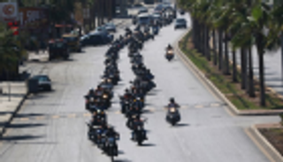 دراجات "هارلي ديفيدسون" باللون الزهري في لبنان للتوعية بسرطان الثدي