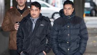 رجل التوصيل وصاحب المطعم يصلان إلى المحكمة في مانشستر