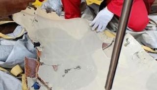 أجزاء من الطائرة الإندونسية المنكوبة