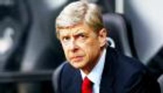 فينجر يغلق باب العودة إلى الدوري الإنجليزي