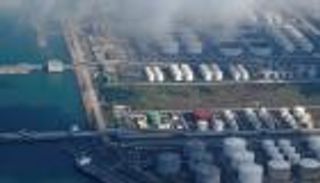 أسعار النفط تقفز للمرة الأولى في 3 أيام رغم ضغوط الحرب التجارية