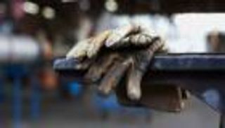 وكالة إيرانية تقر بـ"أزمات" العمال إثر التدهور الاقتصادي