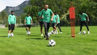 لاعبو المنتخب السعودي