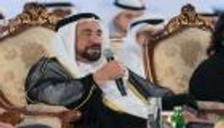 حاكم الشارقة يشهد جلسة عن مستقبل اللغة العربية في معرض الكتاب