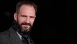 بعد 20 عاما من بطولة "أمير مصر".. تكريم فاينز  بـ"القاهرة السينمائي"