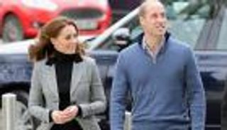 بالصور.. كيت ميدلتون تتألق بملابس غير رسمية