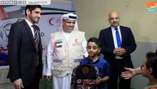 الهلال الأحمر الإماراتي بمصر يوزع حقائب مدرسية على الأيتام