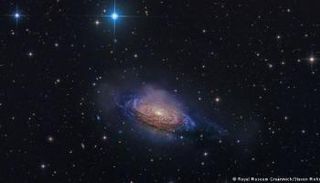 سديم ضبابي ومجموعة النجوم المحيطة فوق ناميبيا