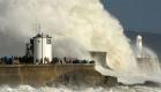 إجلاء 10 آلاف شخص شرق الصين مع اقتراب إعصار "يوتو"