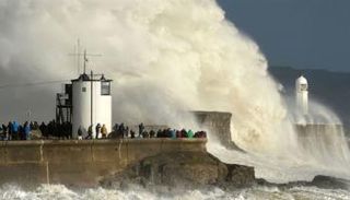 من المتوقع هبوب الرياح مصحوبة بالأمطار الغزيرة