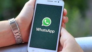 "واتساب" يختبر ميزة أمنية على هواتف "آيفون"