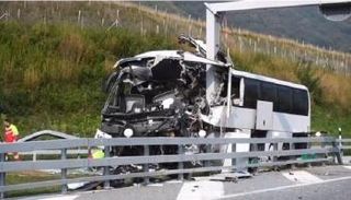 إصابة 10 عمال مصريين في حادث تصادم بالكويت - أرشيفية