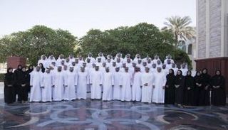  محمد بن راشد ومحمد بن زايد يستقبلان مهندسي "خليفة سات"