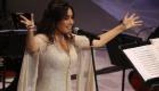 بالصور.. المطربة التونسية لطيفة توجه الشكر لجمهور "الموسيقى العربية"