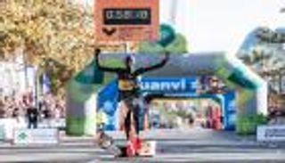 أبطال العالم يشاركون في ماراثون "أدنوك أبوظبي"