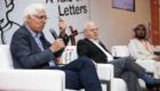 أدباء وروائيون يبحثون مكامن الإبداع وتجلياته بـ"الشارقة للكتاب"