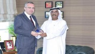 جانب من لقاء وزير تطوير البنية التحتية الإماراتي وسفير أيرلندا