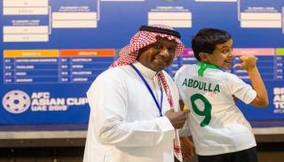 ماجد عبدالله خلال الفعالية الترويجية لكأس آسيا