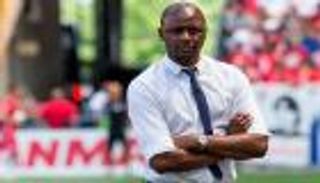 باتريك فييرا يرغب في التعاقد مع "أوزيل الجزائر"