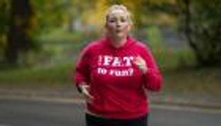 بريطانية تتحدى "السمنة" والأفكار النمطية في ماراثون