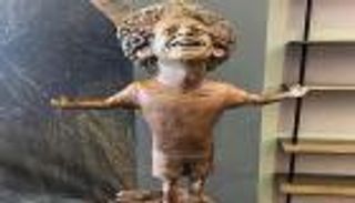 الصحافة البريطانية تسخر من تمثال صلاح.. وصانعته ترد