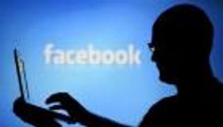 عرض رسائل حسابات مسروقة من "فيسبوك" للبيع 