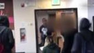 توقيف مدرس يلكم طالبا بوحشية بولاية كاليفورنيا