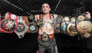 الملاكم الإيطالي كريستيان داغيو