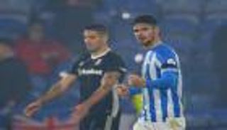 النيران الصديقة تمنح هدرسفيلد انتصاره الأول في البريمييرليج 