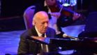 بالصور.. عمر خيرت يعزف مقطوعاته على مسرح مهرجان الموسيقى العربية