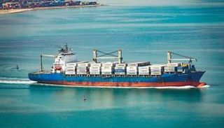 حركة الملاحة البحرية في الكويت مستمرة